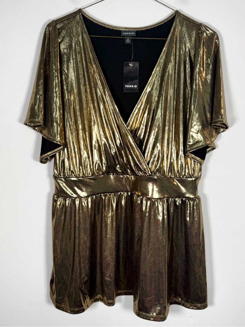 Torrid Women’s NWT Plus Size 2/2X Liquid Shine Surplice Spilt Sleeve Peplum Top